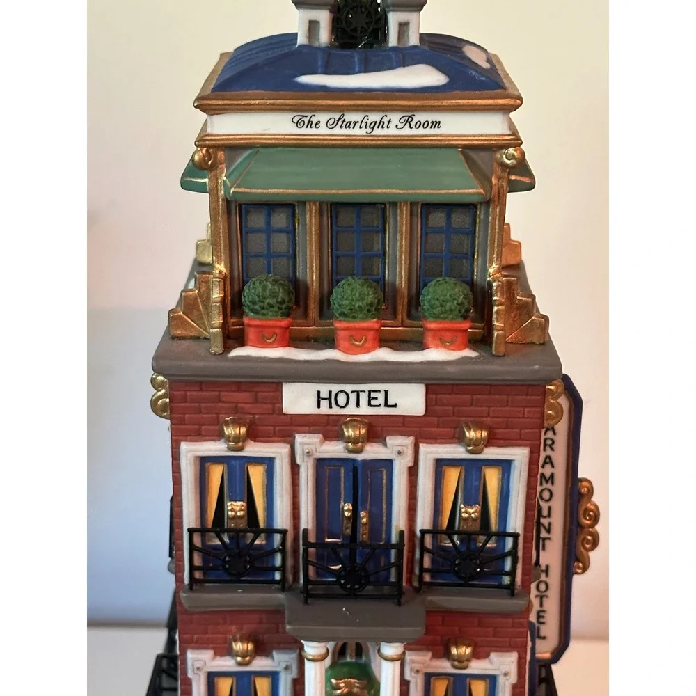 Department 56 Christmas in the City‎ Paramount Hotel Village House NO LIGHT STAR